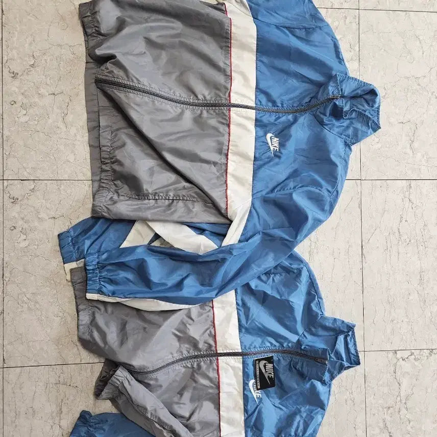 [BUNJANG] G-Dragon x Nike Vintage Windbreaker Jacket / (M,L) 지드래곤 나이키 바람막이 자켓
