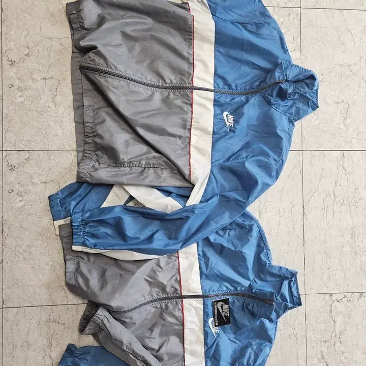 [BUNJANG] G-Dragon x Nike Vintage Windbreaker Jacket / (M,L) 지드래곤 나이키 바람막이 자켓