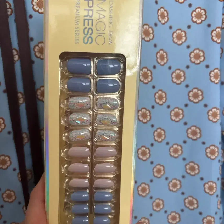 [BUNJANG] Margarine Fingers Brown Floral Pattern Sky Blue Pleated Dress with Free Dashing Diva Nail Tips / 마가린핑거스 브라운패턴 하늘색 원피스 사은품 데싱디바네일