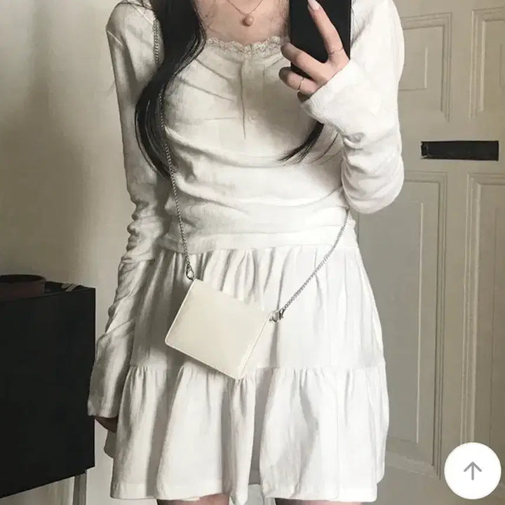 [SOLD OUT] 미니포에 베니얼 발레코어 오프숄더 티셔츠