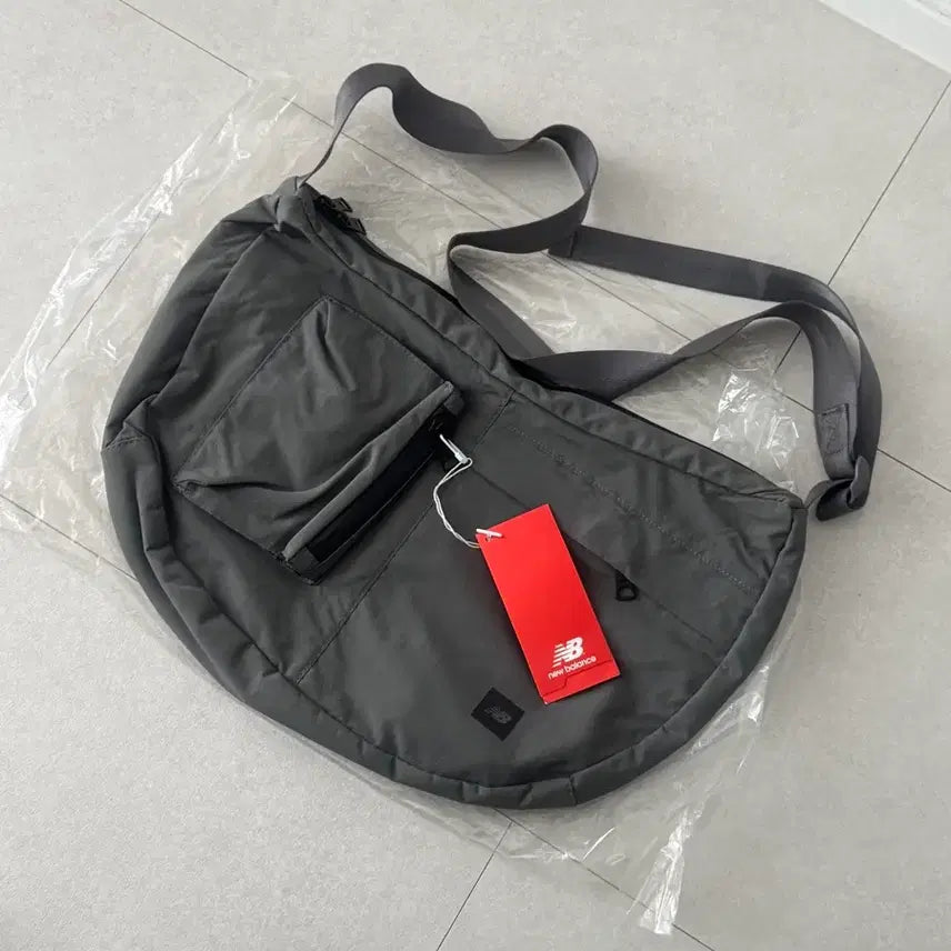 [SOLD OUT] 뉴발란스 바디 크로스백