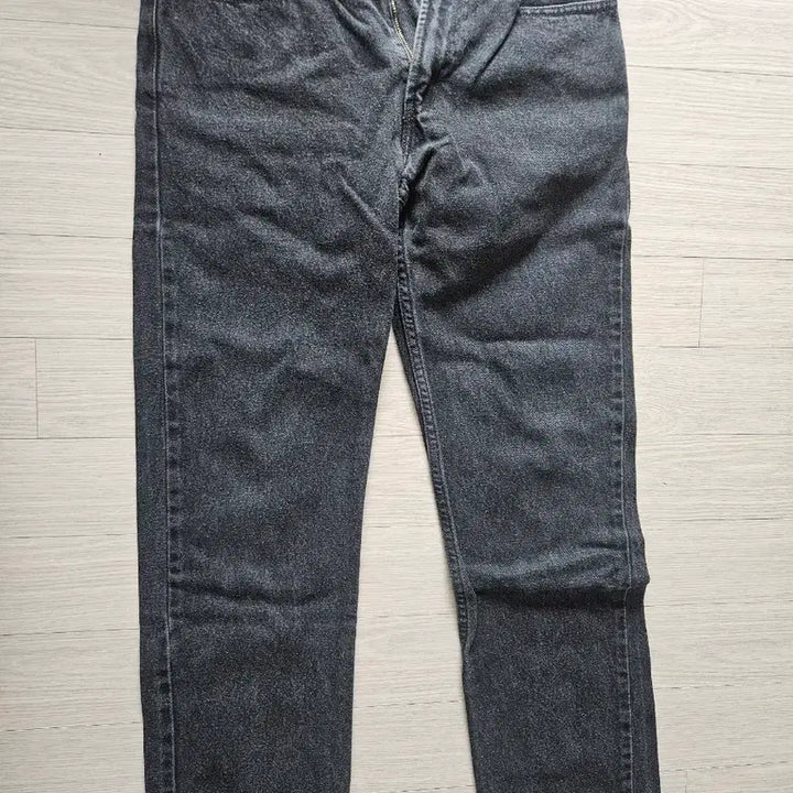[SOLD OUT] 리바이스 블랙 레귤러핏 데님 팬츠