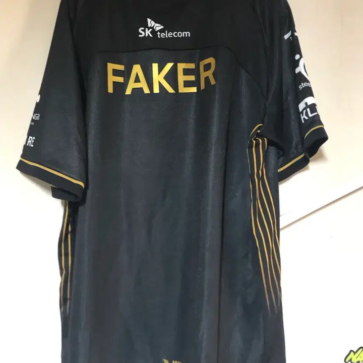 [SOLD OUT] 2XL 티원 월즈 유니폼 페이커
