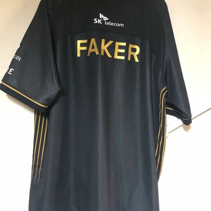 [SOLD OUT] 2XL 티원 월즈 유니폼 페이커