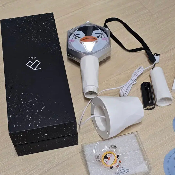 [BUNJANG] 2PM Official Lightstick and Junho Goods Bundle Set / 2PM응원봉+준호굿즈