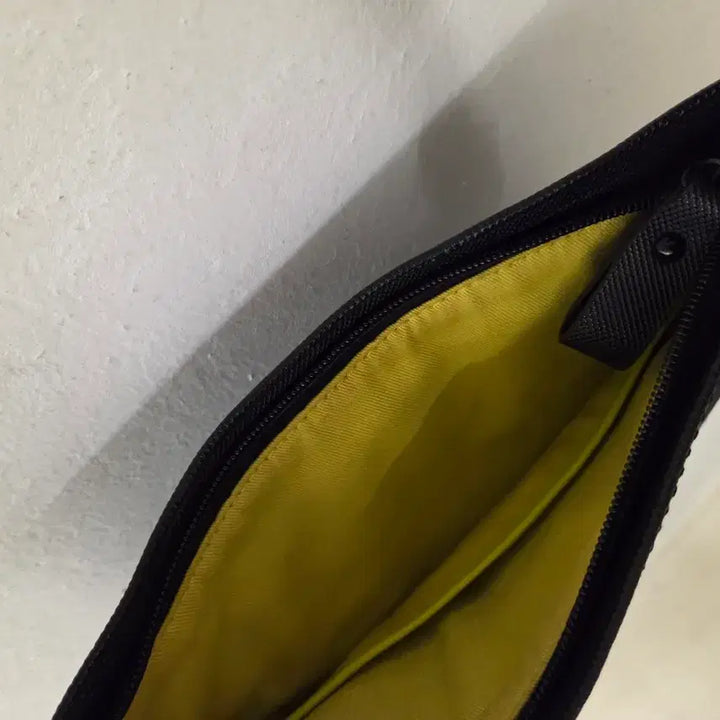[BUNJANG] Lacoste Black Crossbody Bag / 라코스테 블랙 크로스백