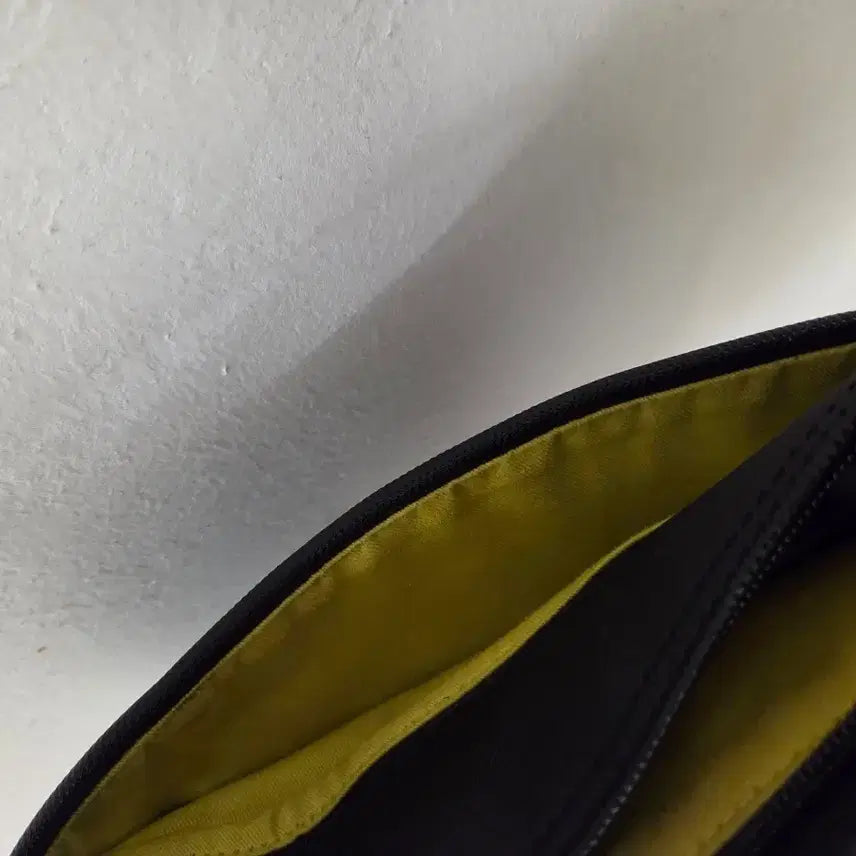 [BUNJANG] Lacoste Black Crossbody Bag / 라코스테 블랙 크로스백