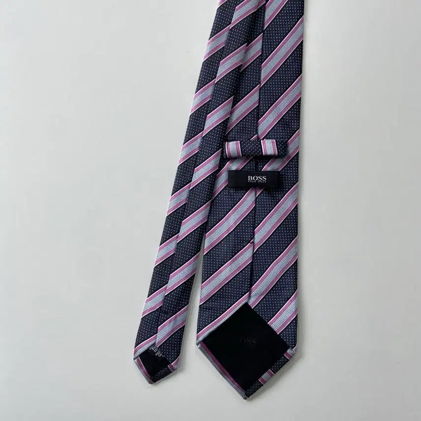 [BUNJANG] 휴고 보스 (HUGO BOSS)  명품 정품 넥타이  8.6cm / 휴고 보스 (HUGO BOSS)  명품 정품 넥타이  8.6cm