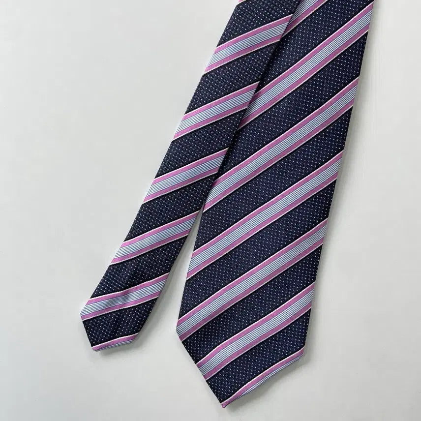 [BUNJANG] 휴고 보스 (HUGO BOSS)  명품 정품 넥타이  8.6cm / 휴고 보스 (HUGO BOSS)  명품 정품 넥타이  8.6cm