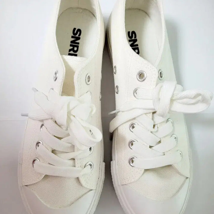 [BUNJANG] SNRD White Canvas Sneakers (Size 235) / SNRD 화이트 캔버스 스니커즈 235(새상품)