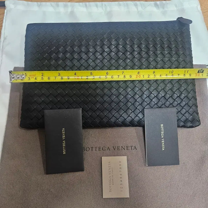 [BUNJANG] Bottega Veneta Intrecciato Black Clutch Bag / 보테가 베네타 인트레치아토 블랙 클러치백. 정품입니다 구성품 더스트백 설