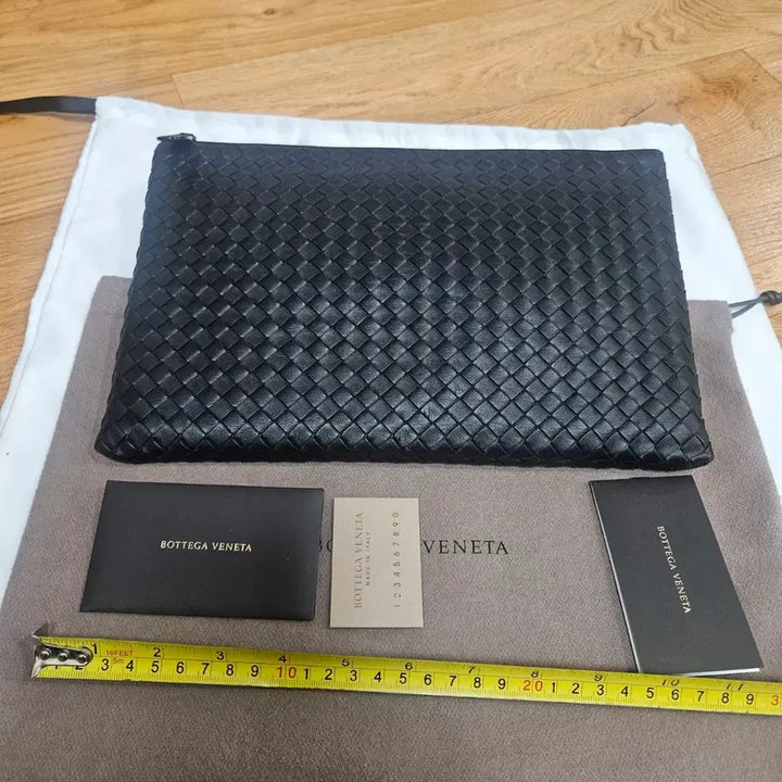 [BUNJANG] Bottega Veneta Intrecciato Black Clutch Bag / 보테가 베네타 인트레치아토 블랙 클러치백. 정품입니다 구성품 더스트백 설