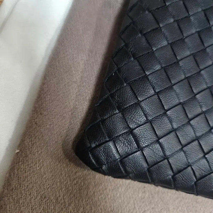 [BUNJANG] Bottega Veneta Intrecciato Black Clutch Bag / 보테가 베네타 인트레치아토 블랙 클러치백. 정품입니다 구성품 더스트백 설