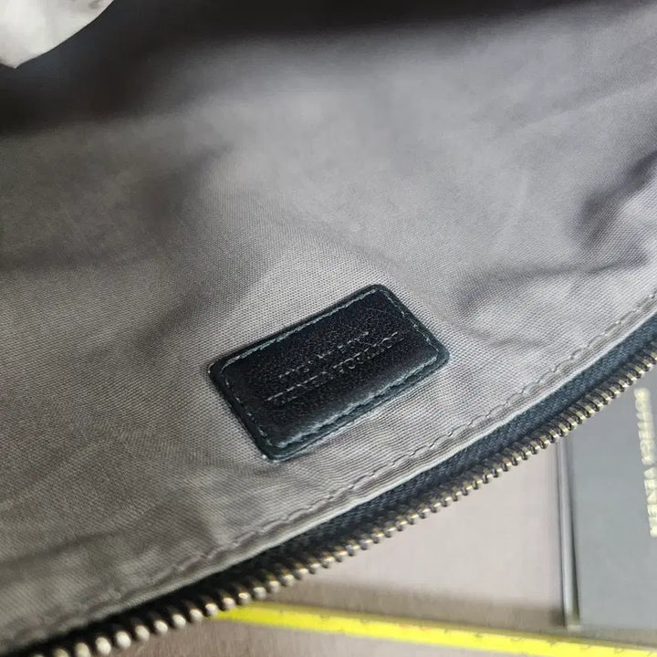 [BUNJANG] Bottega Veneta Intrecciato Black Clutch Bag / 보테가 베네타 인트레치아토 블랙 클러치백. 정품입니다 구성품 더스트백 설