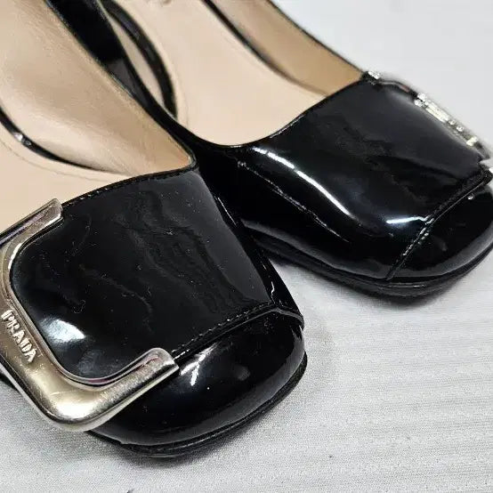 [BUNJANG] Prada Patent Leather Square Toe Pumps (Size 34) / 프라다 페이던트 레더 스퀘어토 펌프스 34사이즈 220