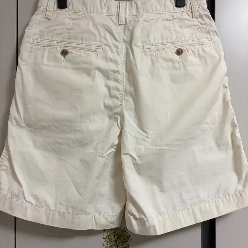 [BUNJANG] Uniqlo x JW Anderson Chino Shorts White 30 / 새상품 유니클로 x JW 앤더슨 치노 쇼트 반바지 30 화이트