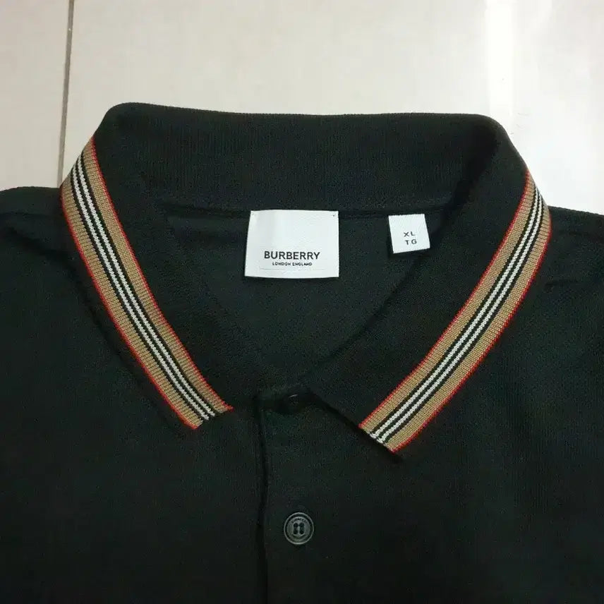 [BUNJANG] Burberry Black Polo Shirt 8007694 / 버버리 블랙 카라티 8007694