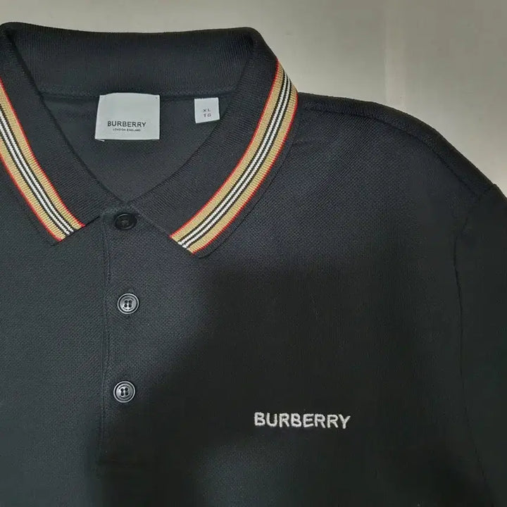 [BUNJANG] Burberry Black Polo Shirt 8007694 / 버버리 블랙 카라티 8007694