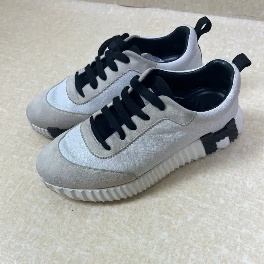 [BUNJANG] Hermes Bouncing Sneakers Goat Skin Blanc Noir 37.5 / 에르메스 바운싱 스니커즈 고트스킨 블랑 누아 37.5