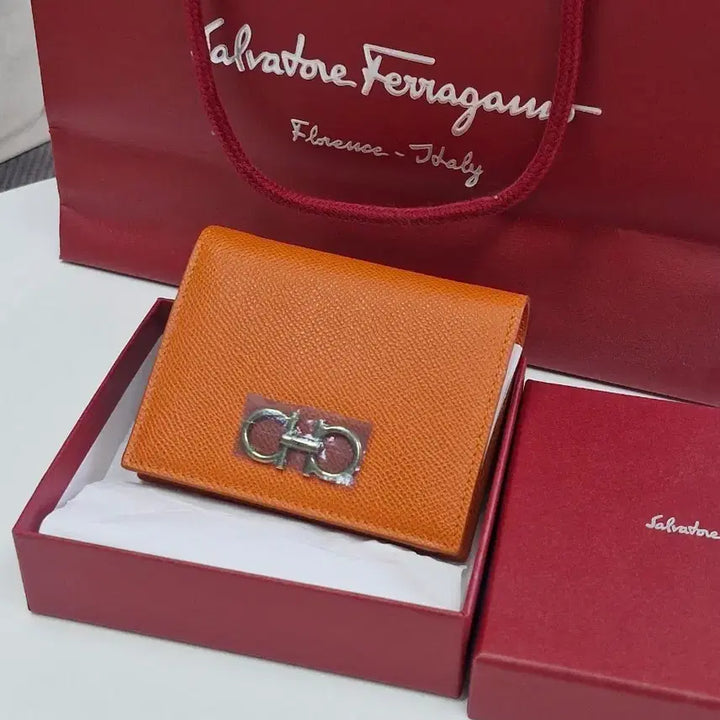[BUNJANG] Ferragamo Gancini Bifold Wallet - Orange / 페라가모 간치니 반지갑 오렌지 새상품 풀박스