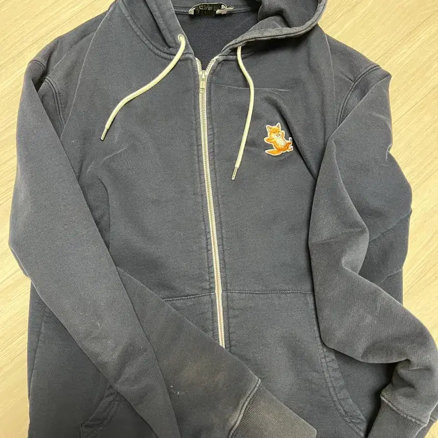 [BUNJANG] Maison Kitsuné Navy Fox Patch Zip-Up Hoodie / 메종키츠네 네이비 폭스 패치 후드집업