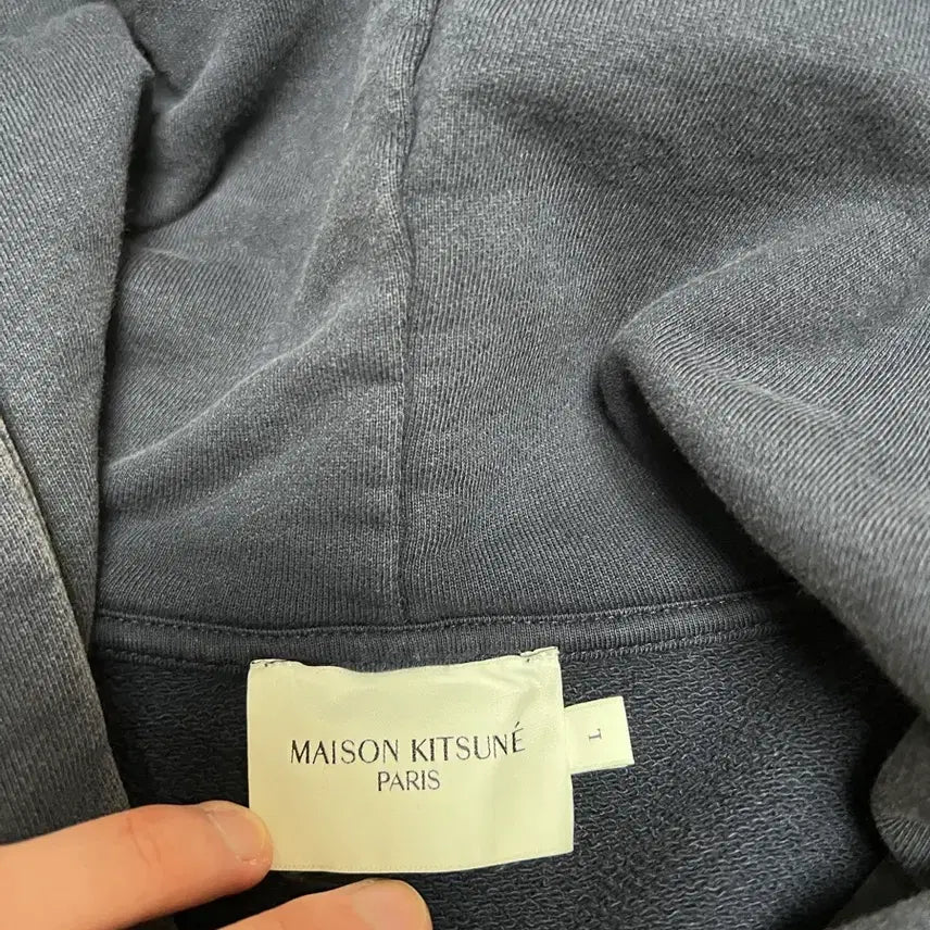[BUNJANG] Maison Kitsuné Navy Fox Patch Zip-Up Hoodie / 메종키츠네 네이비 폭스 패치 후드집업