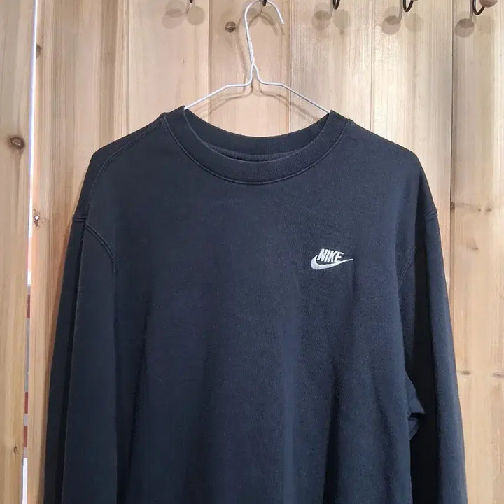 [SOLD OUT] 나이키 블랙 맨투맨 티셔츠(M)