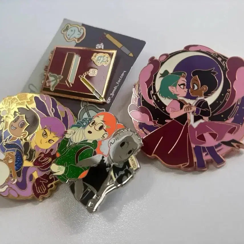 [BUNJANG] Various Animation Badges Set / 미애니 아울하우스 앰피비아 인피니티트레인 굿즈 뱃지