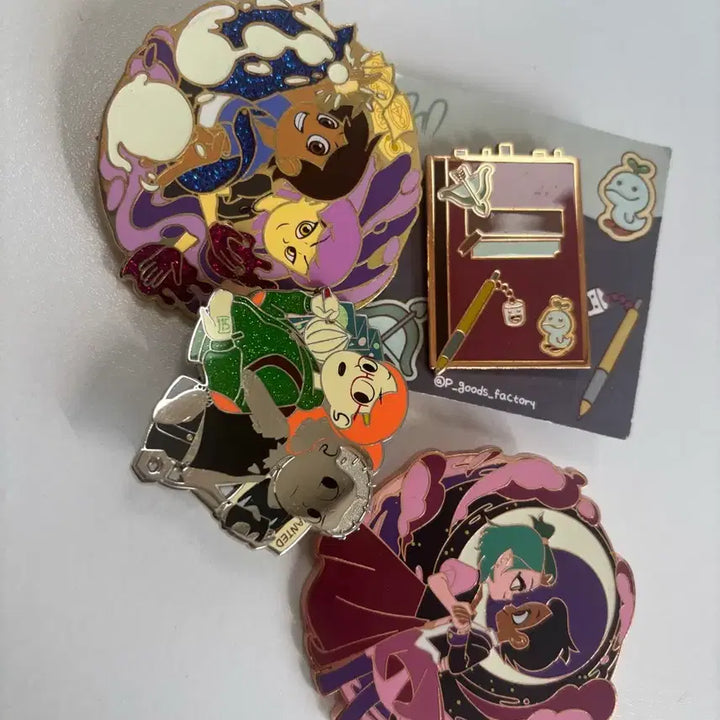 [BUNJANG] Various Animation Badges Set / 미애니 아울하우스 앰피비아 인피니티트레인 굿즈 뱃지
