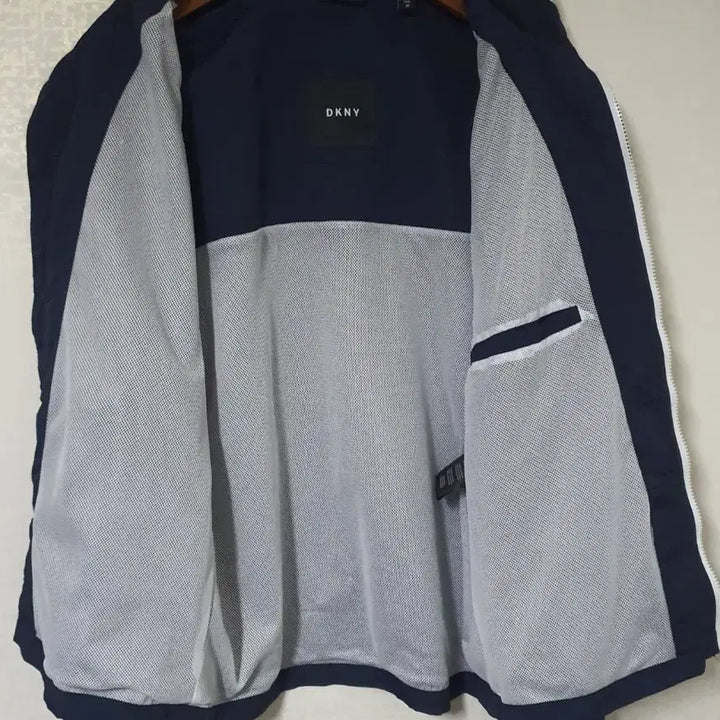 [BUNJANG] DKNY Navy Windbreaker Jacket M / DKNY 네이비 바람막이 자켓 M