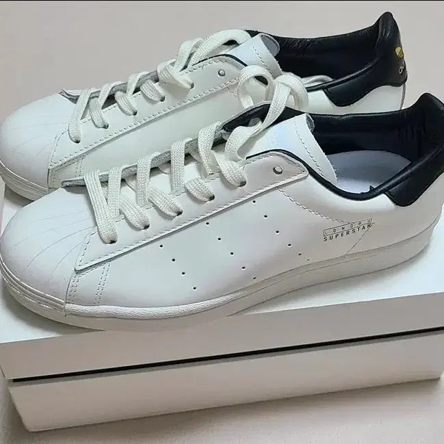 [BUNJANG] Adidas Superstar Pure Cloud White Core Black Shoes (245mm) / [새상품] 아디다스 슈퍼스타 퓨어 클라우드 화이트 코어 블랙 245mm