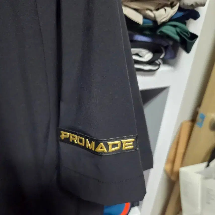 [BUNJANG] Descente Black Short-Sleeve Windbreaker PROMADE / 데상트 블랙 반팔 바람막이 PROMADE. 100
