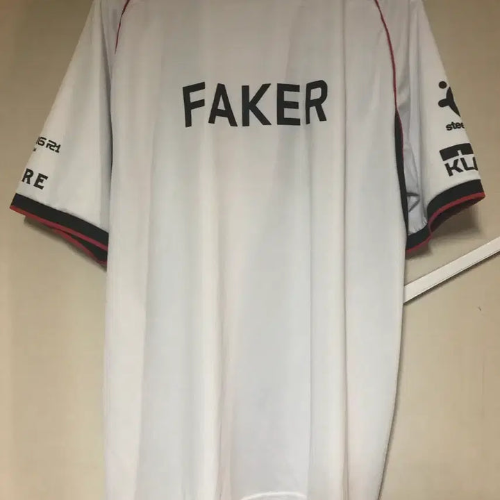 [SOLD OUT] 2XL 티원 유니폼 페이커 마킹