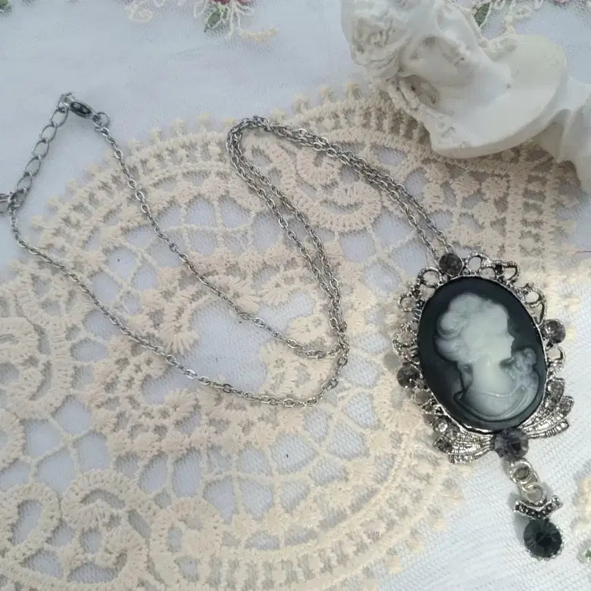 [BUNJANG] Antique Cameo Stone Brooch/Necklace / 엔틱 카메오 스톤 브로치겸목걸이(새상품)