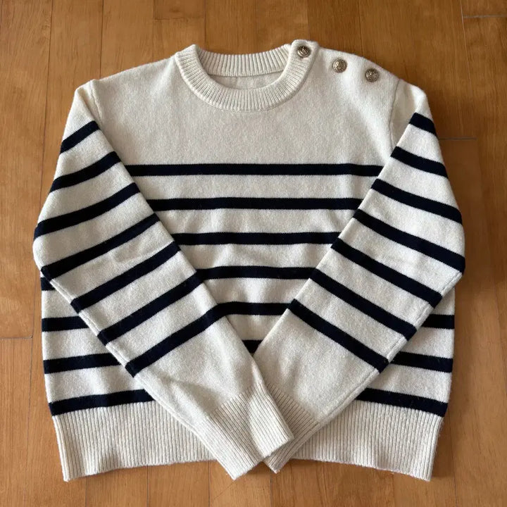 [BUNJANG] Romantica Soul Button B French Stripe Knit Top / 로만티카소울 Button B french stripe (박하선 착용)