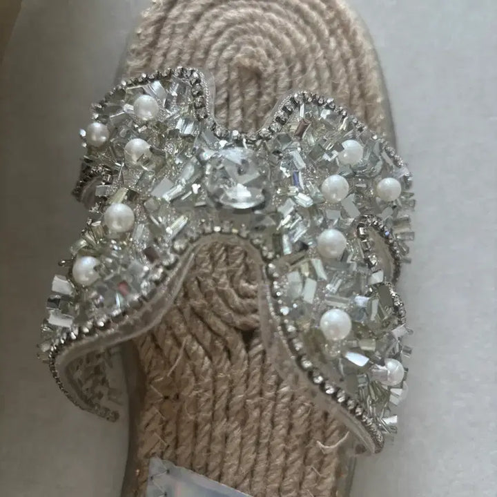 [BUNJANG] Minto Shoes Rattan Jewel Embellished Sandals / MINTO SHOES 샌들 + 풀박스245