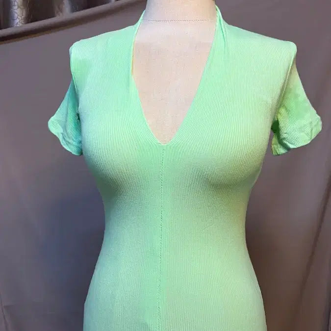 [BUNJANG] Mint Ribbed Deep V-Neck Short Sleeve T-Shirt / 민트색 골지 반팔 티셔츠 골지깊은브이넥