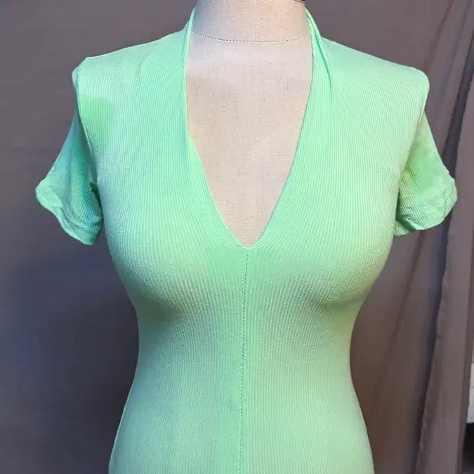 [BUNJANG] Mint Ribbed Deep V-Neck Short Sleeve T-Shirt / 민트색 골지 반팔 티셔츠 골지깊은브이넥