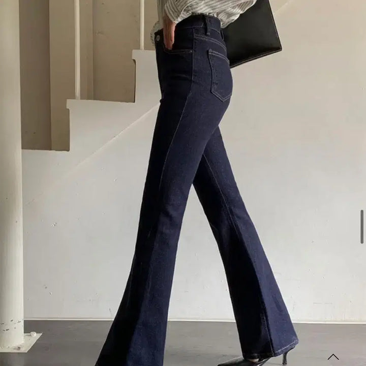 [BUNJANG] Non-Fade Bootcut Denim Jeans (Size M) / 허얇엉큰 논페이드 부츠컷 데님 m사이즈