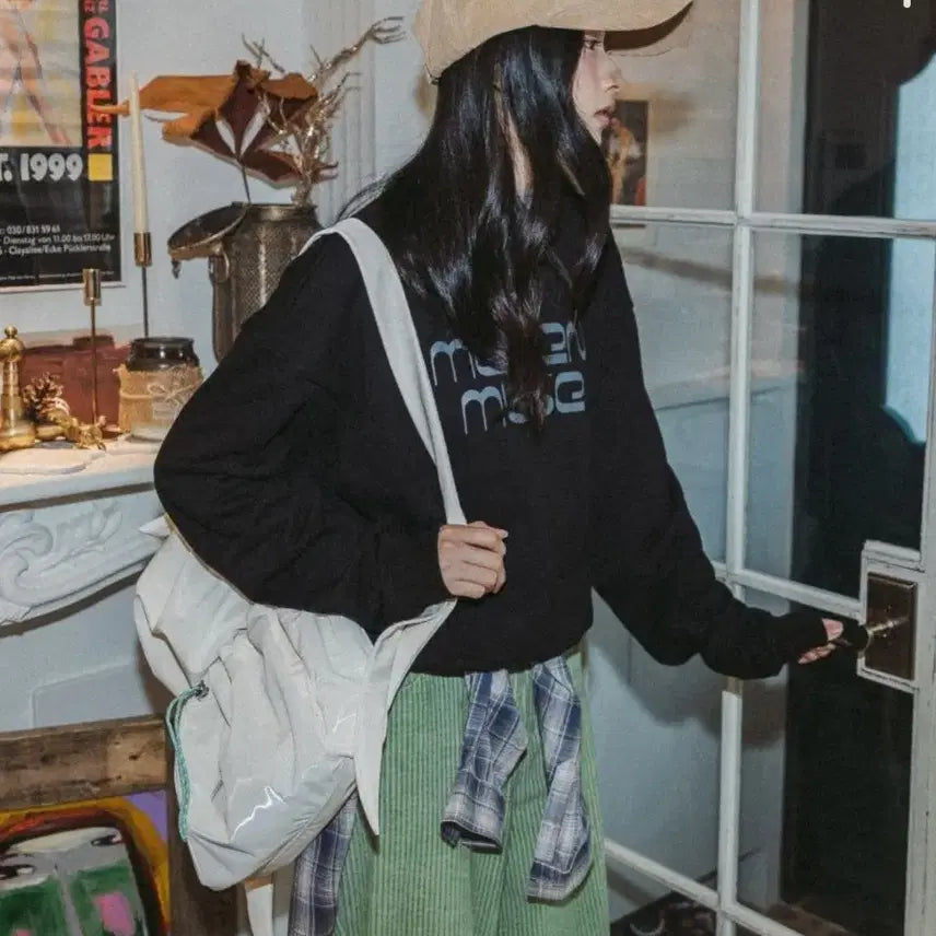 [BUNJANG] Mavenmuse Logo Printed Black Sweatshirt / 메이븐뮤즈 맨투맨 판매
