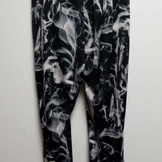[SOLD OUT] 패턴 7부 배기 바지