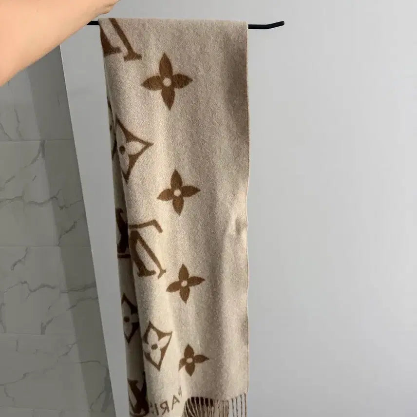 [BUNJANG] Louis Vuitton Logo Scarf / 루이비통 목도리스카프