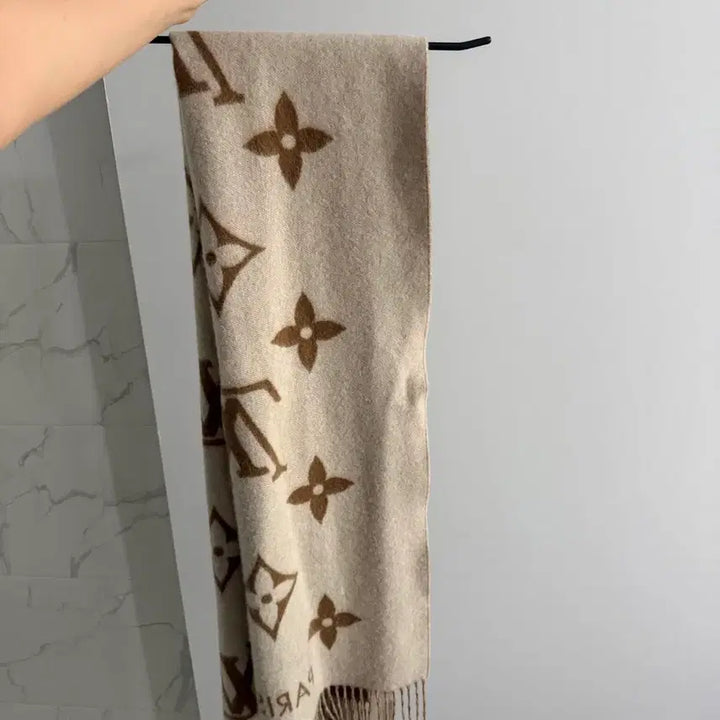 [BUNJANG] Louis Vuitton Logo Scarf / 루이비통 목도리스카프