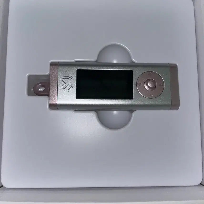 [BUNJANG] Super Junior Eunhyuk SM 30th Anniversary MP3 Player / [급처] 슈퍼주니어 은혁 버전 sm 30주년 mp3 원가 이하 양도