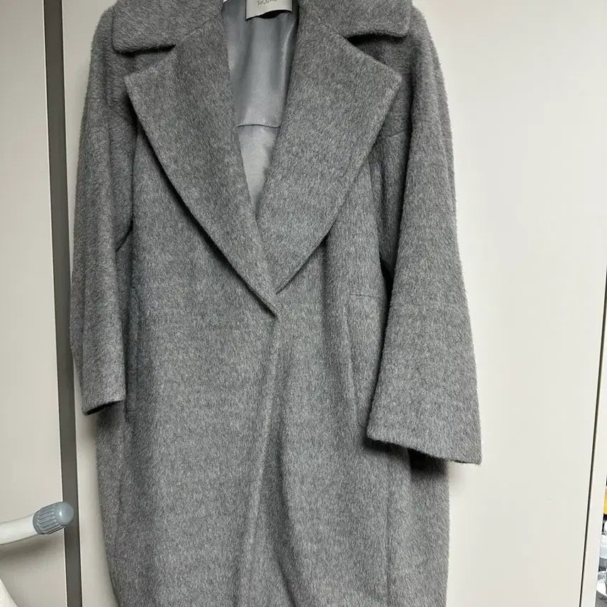 [BUNJANG] The Izzat Alpaca Blend Big Lapel Cocoon Coat (Size 66) / [The Izzat] 프리미엄 알파카 혼방 빅 라펠 코쿤 코트 (66)
