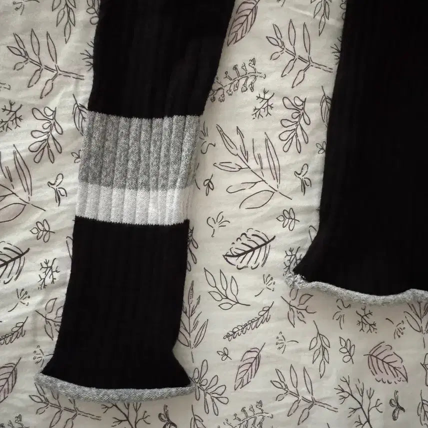 [BUNJANG] Half Turtleneck Ribbed Knit Sweater / HALF TURTLENECK SWEATER