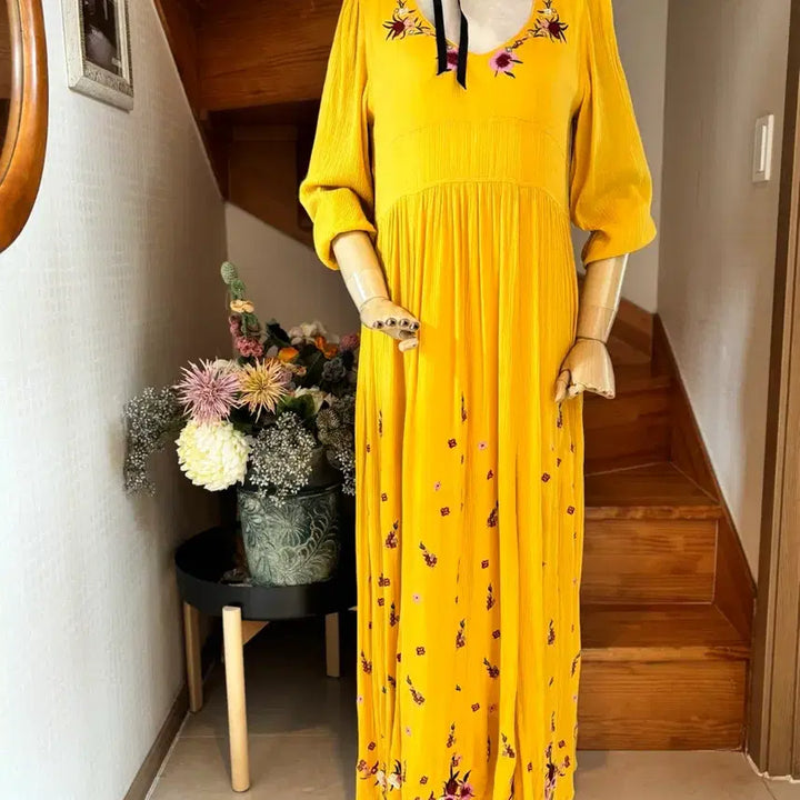 [BUNJANG] Yellow Flower Embroidery Long Dress / 옐로우 플라워 자수 롱 원피스