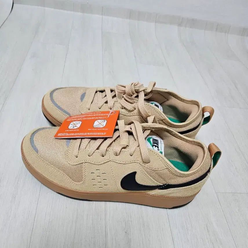 [SOLD OUT] 나이키 시티.240 브라운