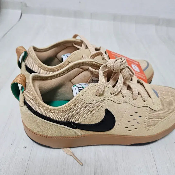 [SOLD OUT] 나이키 시티.240 브라운