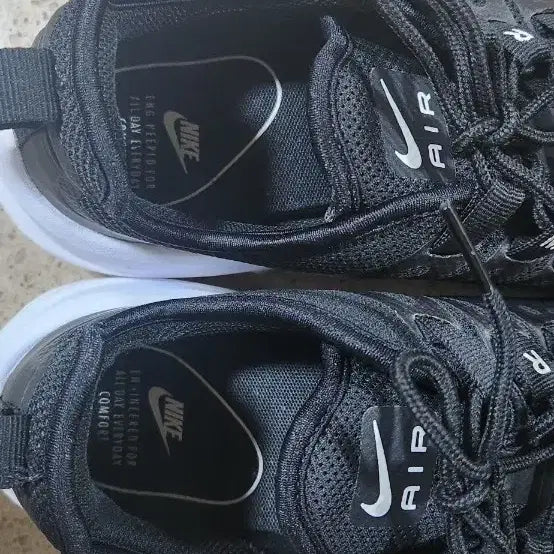 [BUNJANG] Nike Air Max AXIS Black Sneakers (Size 245) / 나이키 에어맥스 AXIS 블랙 운동화 size245